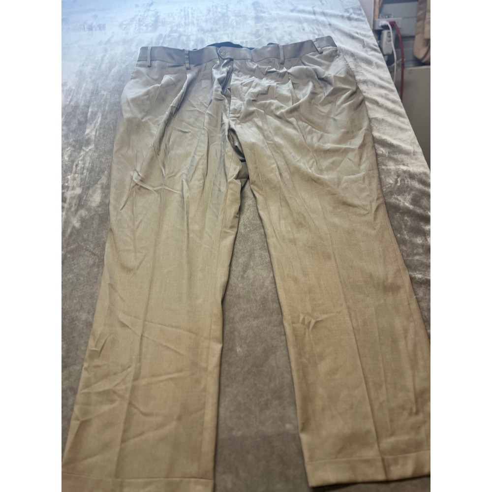 Roundtree & Yorke Travel Smart Tan Dress Pants - Men's 48x30 Pleated‎ Front